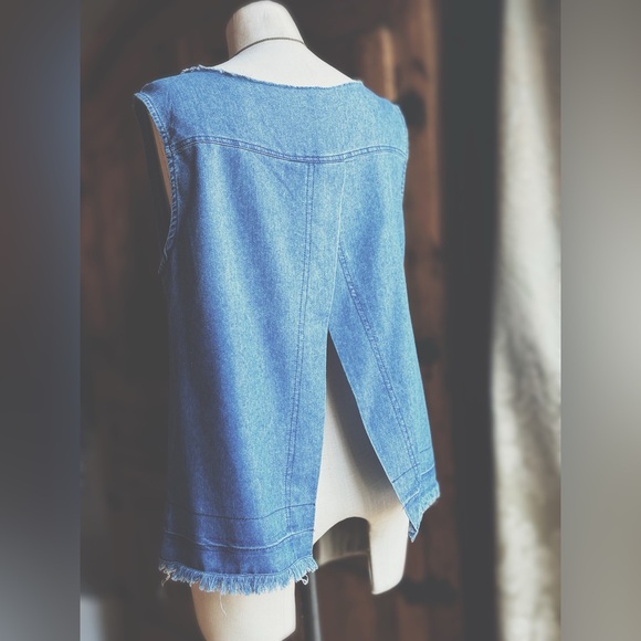 Top / Raw Edge Collar & Hemline / Patch Pocket - Picture 4 of 7